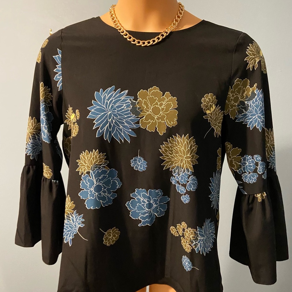 Lightweight long (bell) sleeved blouse